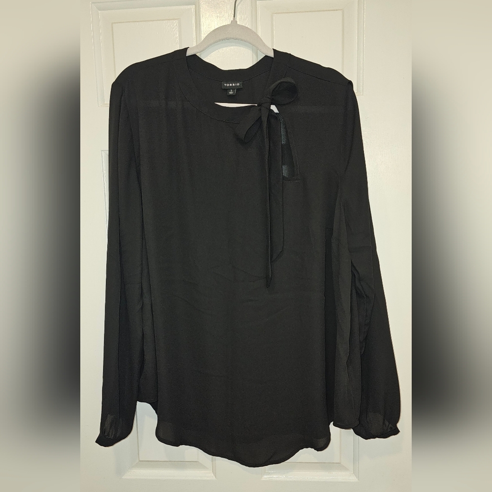 Torrid Black Sheer Tie-Shoulder Blouse w/ Keyhole – Size 2